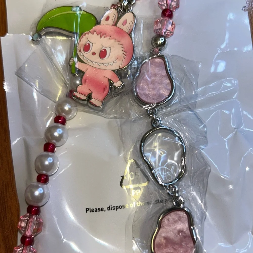 Brand New in Box THE MONSTERS Big Into Energy Phone Charm ‘LOVE’